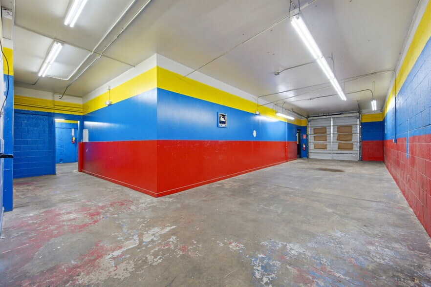 More Photos Of 2800 E Platte Ave, Colorado Springs Auto Repair For Lease