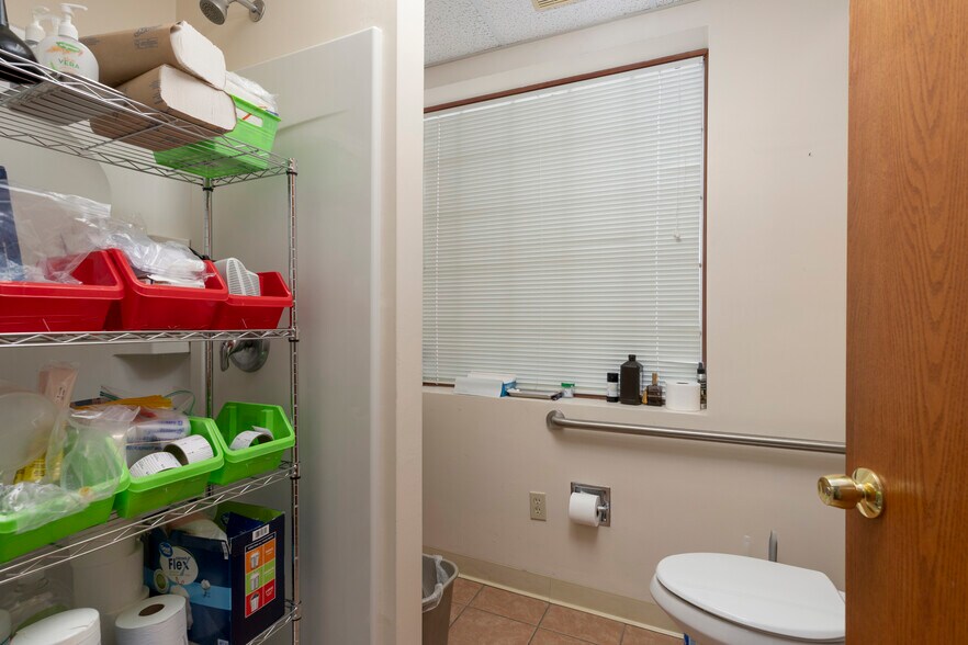 More Photos Of 6631 Main St, Buffalo Medical For Lease