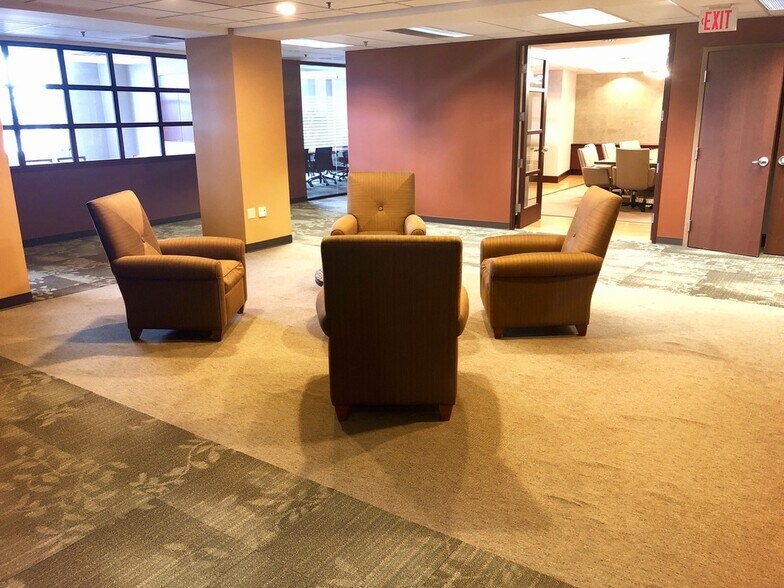 More Photos Of 537 E Pete Rose Way, Cincinnati Office For Lease