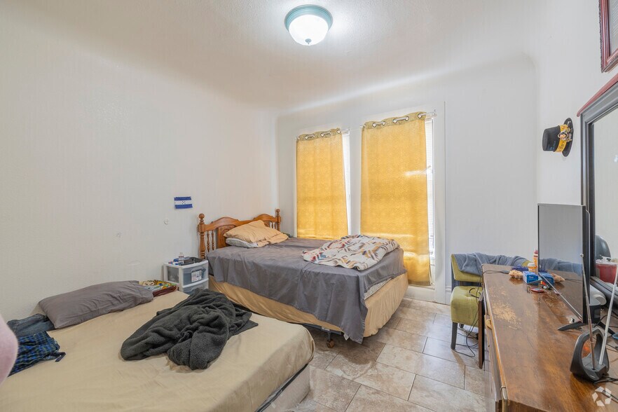 More Photos Of 315 25th St, Richmond Apartments For Sale