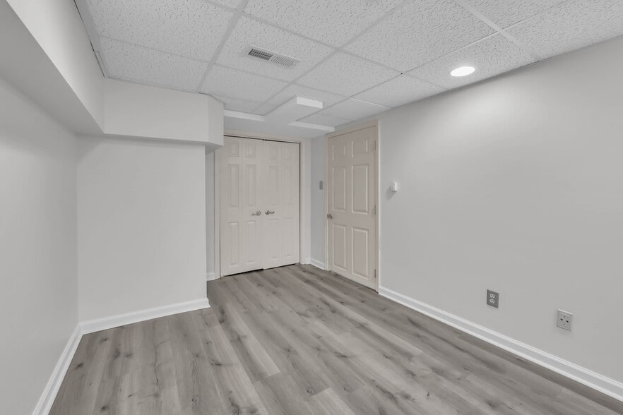 More Photos Of 1543 Madison St, Clarksville Specialty For Sale