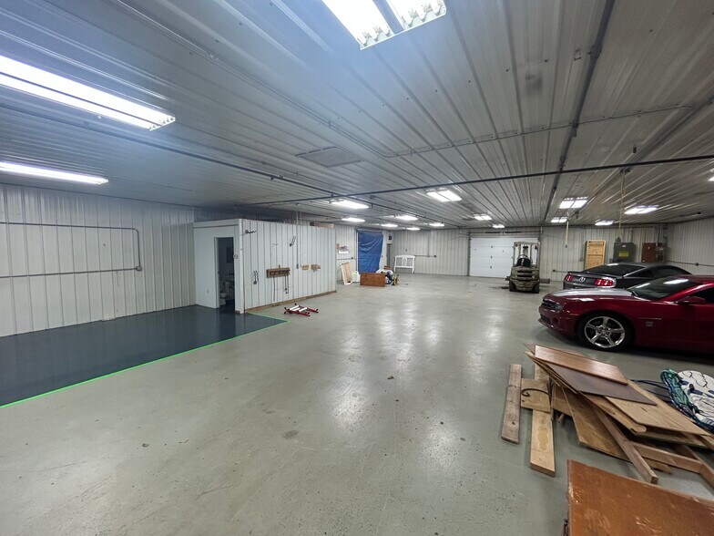 More Photos Of 55955 Hoosier Ave, Mishawaka Warehouse For Sale