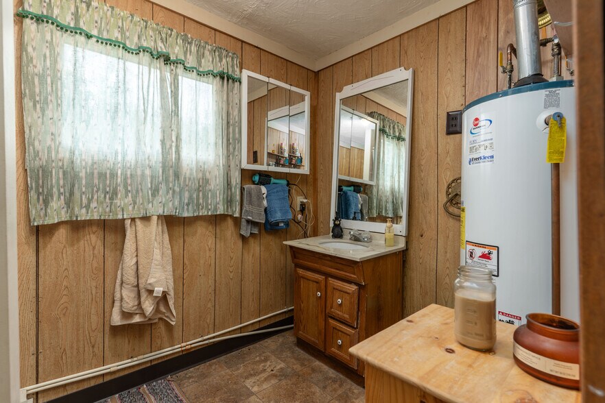 More Photos Of 229 E Lake Emily Rd, Crystal Falls Trailer Camper Park For Sale