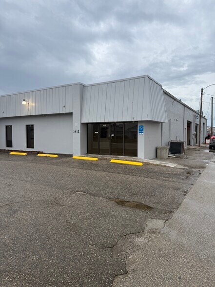 Primary Photo Of 1412-1414 Viscaya Pky, Cape Coral Warehouse For Lease