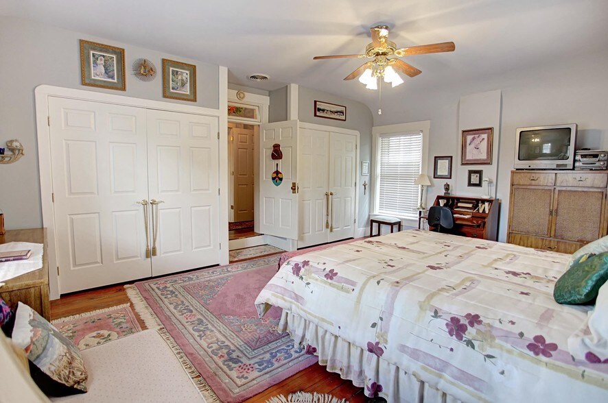 More Photos Of 80 W State St, Springboro Hospitality For Sale