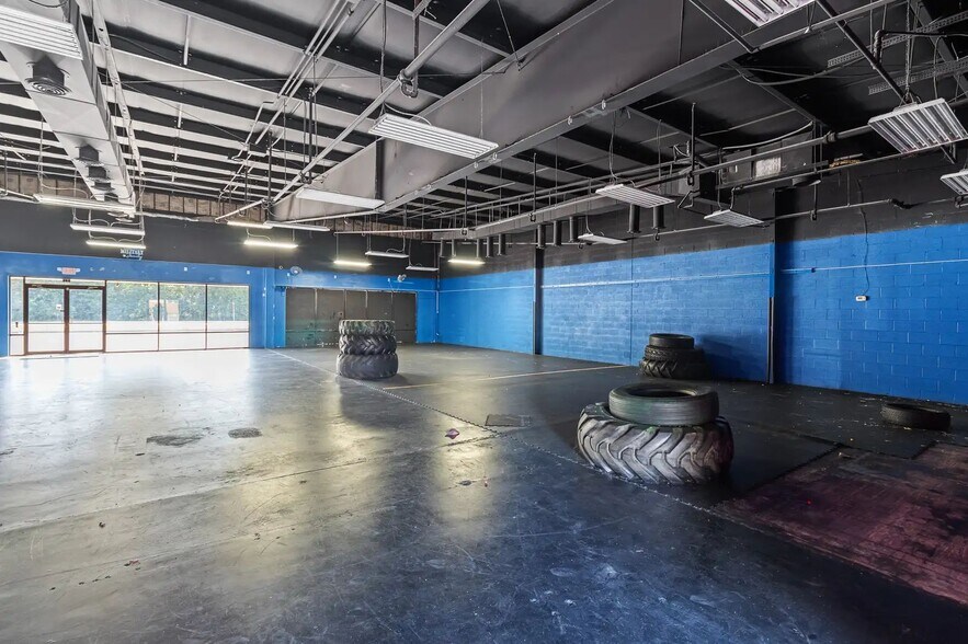 More Photos Of , Louisville General Retail For Sale