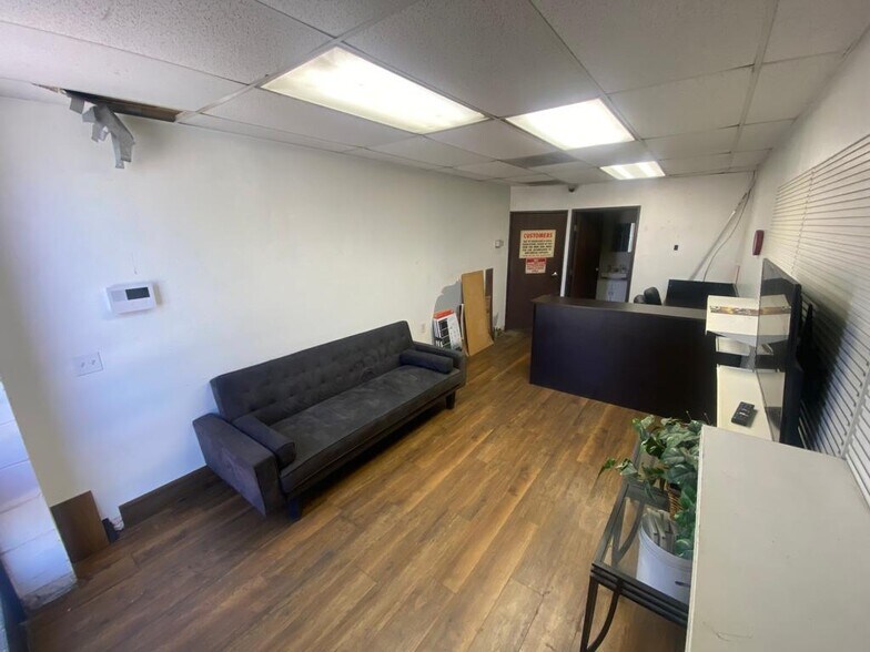 More Photos Of 6696 Miramar Rd, San Diego Auto Repair For Lease