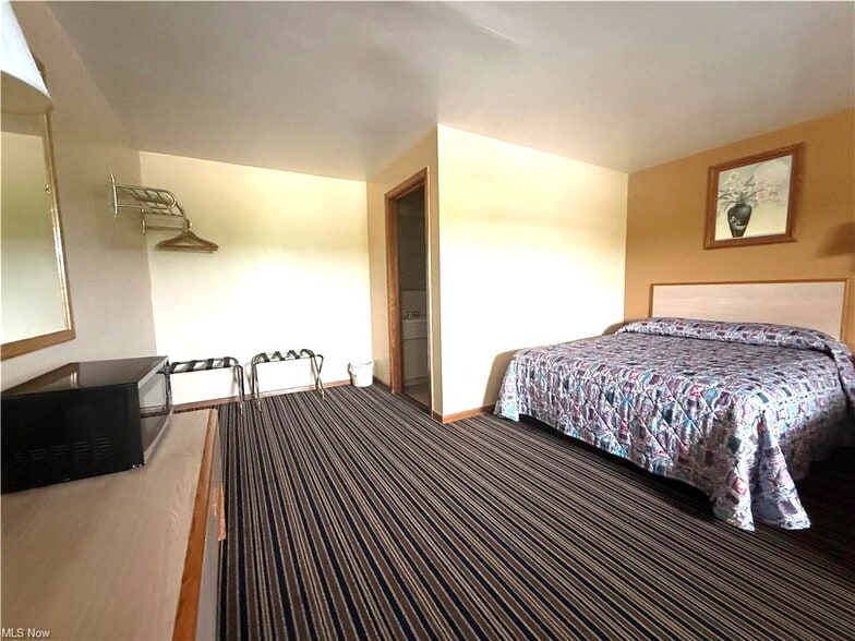 More Photos Of 6405 Glenn Hwy, Cambridge Hotel For Sale