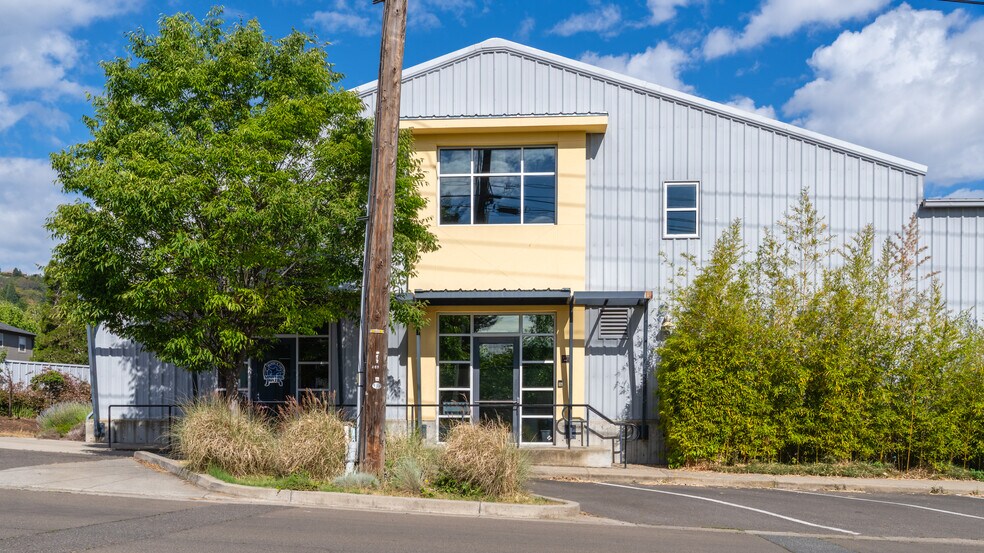 More Photos Of 255 Helman St, Ashland Warehouse For Sale