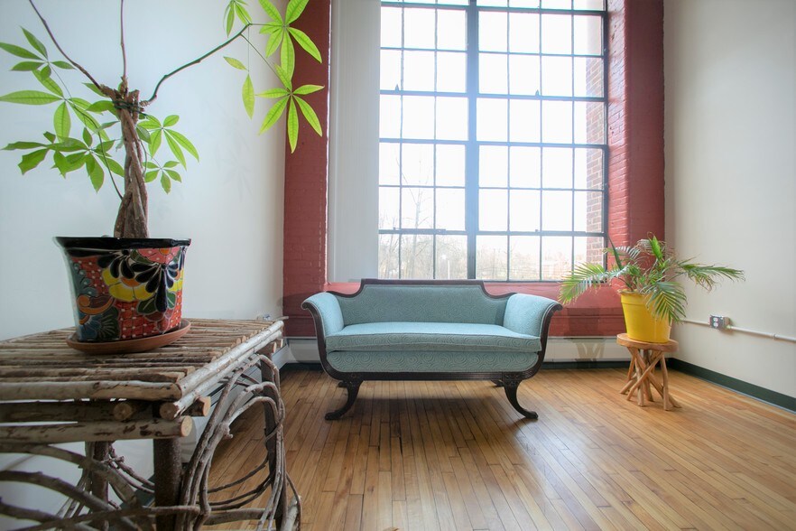 More Photos Of 642 Hilliard St, Manchester Unknown For Lease