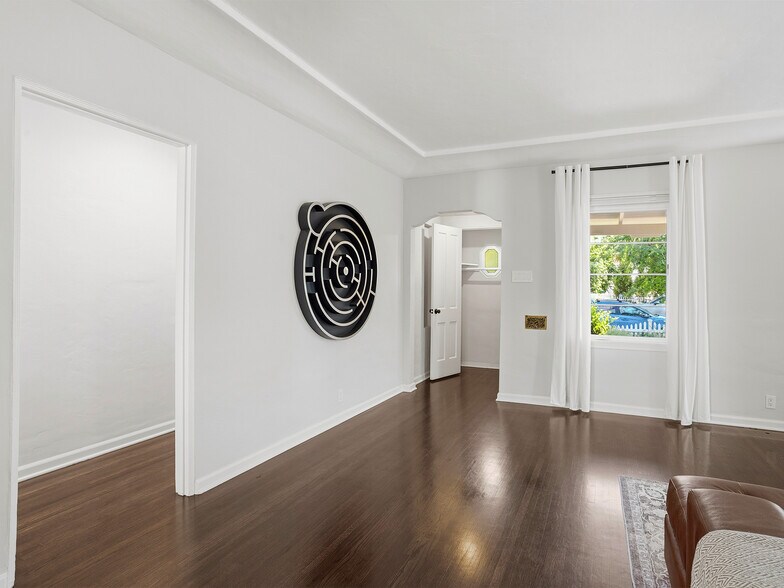 More Photos Of 5233 Lemp Ave, North Hollywood Multifamily For Sale