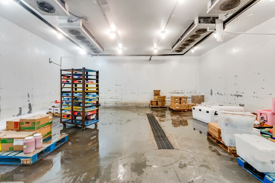 More Photos Of 16552 General Puller Hwy, Deltaville Specialty For Sale