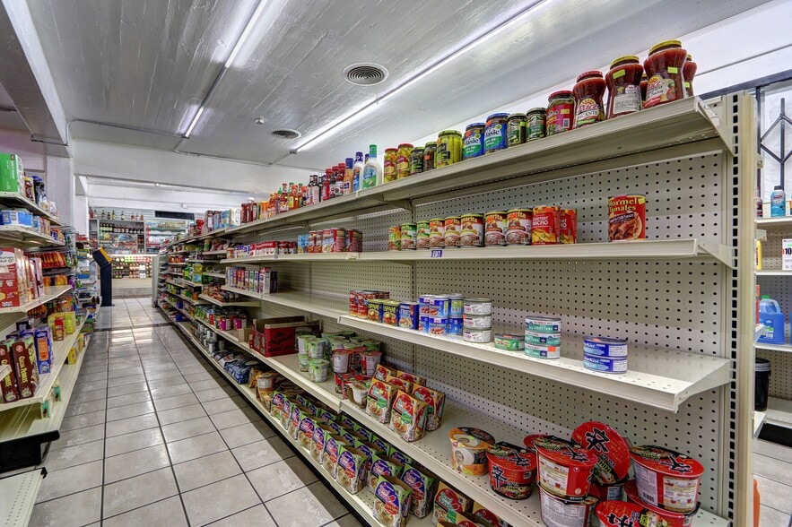 More Photos Of 21-31 W Army St, Henderson Storefront For Sale