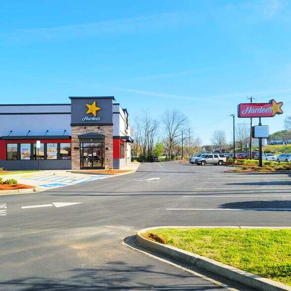More Photos Of 9400 Parkway E, Birmingham General Retail For Sale