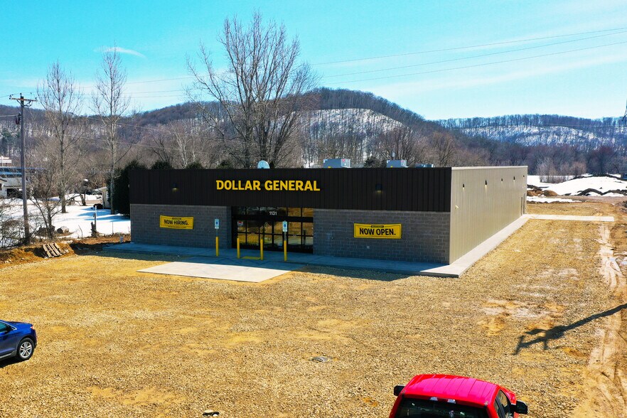 Primary Photo Of 1211 W Winter Ave, Elmwood Freestanding For Sale