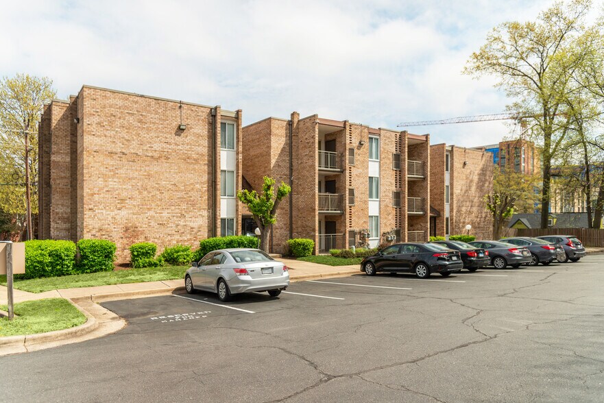 More Photos Of 300-302 W Glebe Rd, Alexandria Apartments For Sale