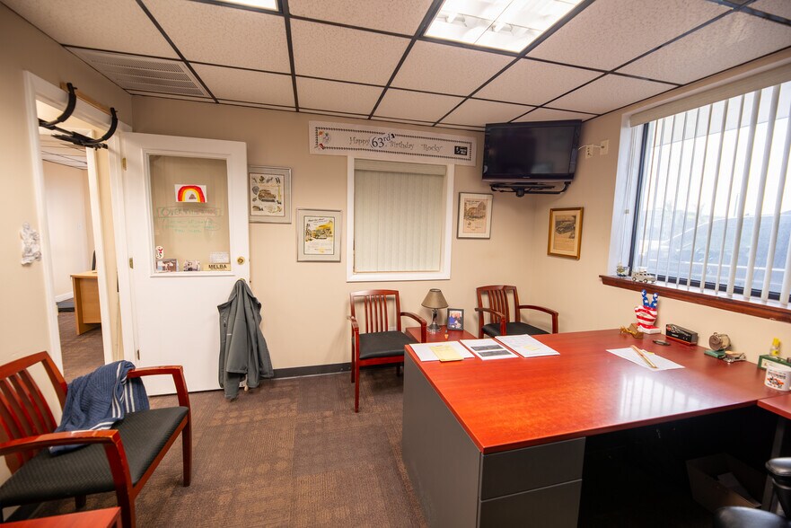 More Photos Of 6025 N Dale Mabry Hwy, Tampa Storefront Retail Office For Lease