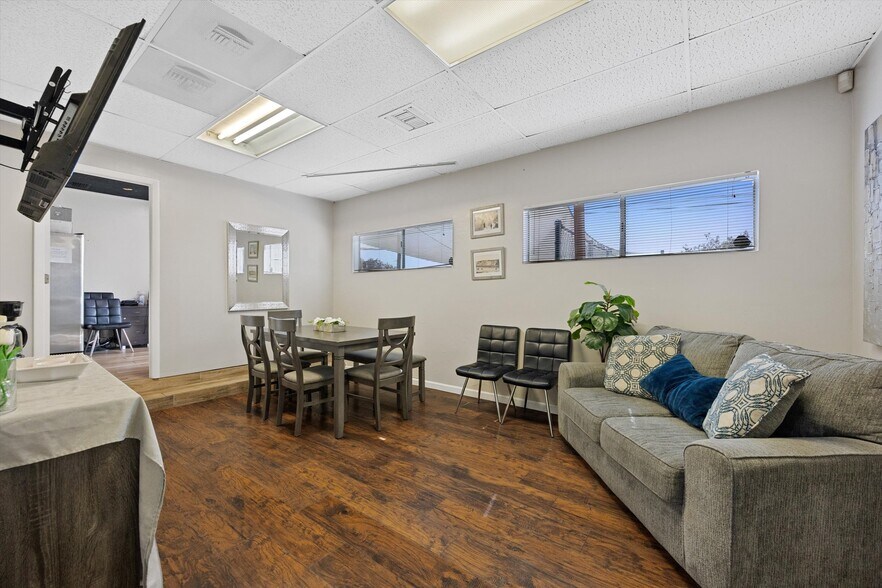 More Photos Of 1307 Columbus St, Bakersfield Specialty For Sale