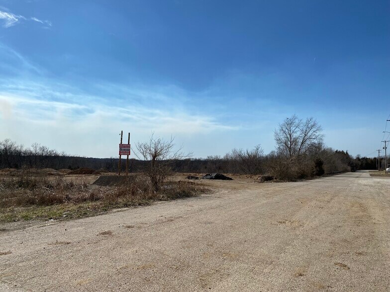 More Photos Of Crews Dr, Saint Clair Land For Lease