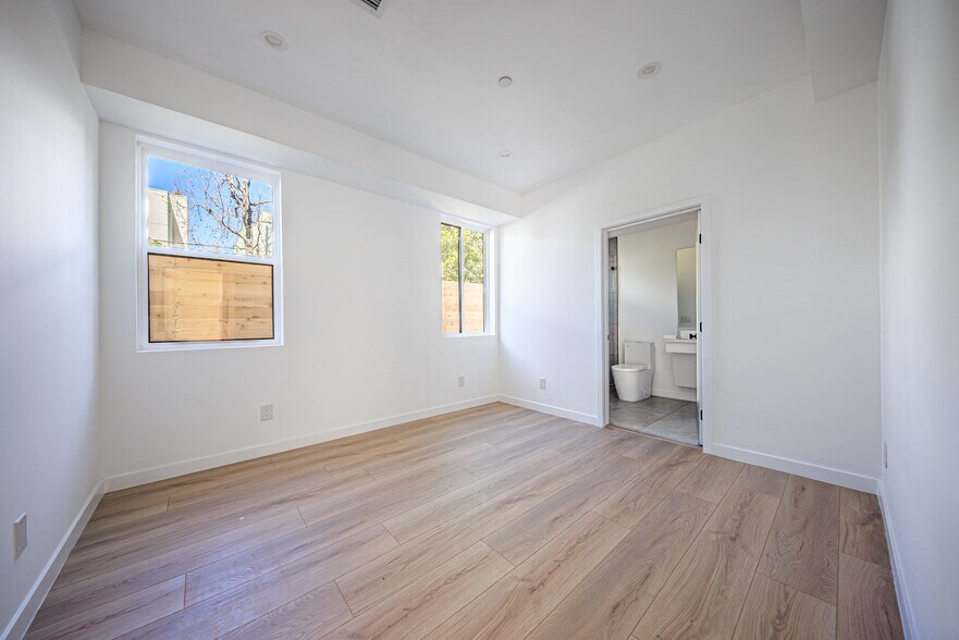More Photos Of 1954-1958 Purdue Ave, Los Angeles Apartments For Sale