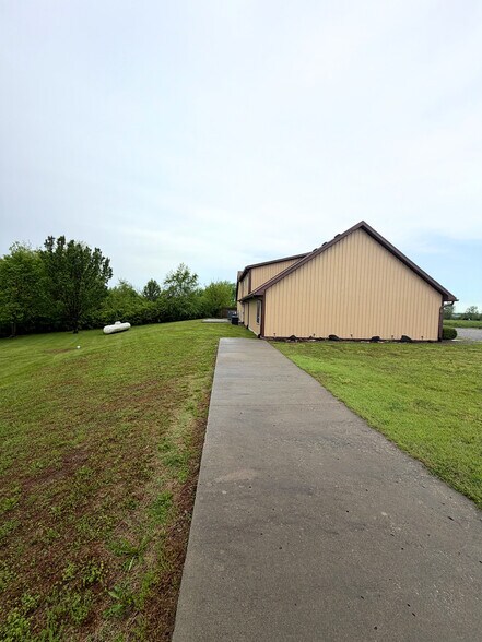 More Photos Of 7795 SE Scott Rd, Holt Specialty For Sale