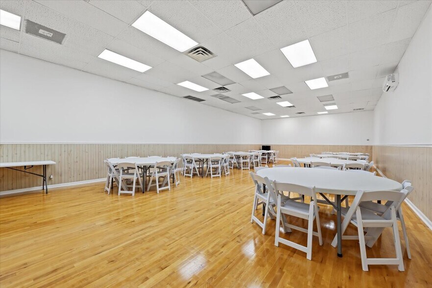 More Photos Of 1707 Washington Blvd, Easton Storefront Retail Residential For Sale