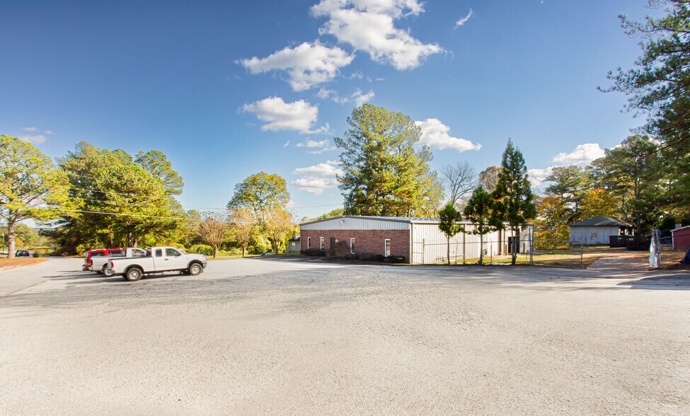 More Photos Of 2433 Lake Rockaway Rd, Conyers Warehouse For Sale