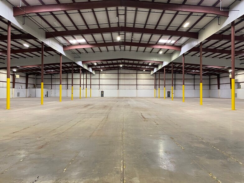 More Photos Of 4491 Mayflower Rd, South Bend Warehouse For Lease