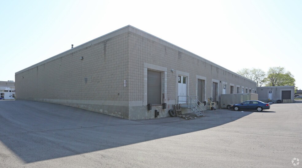 More Photos Of 2505 Dunwin Dr, Mississauga Warehouse For Lease