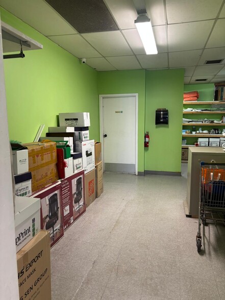 More Photos Of 3211-3235 17 Av SE, Calgary General Retail For Lease