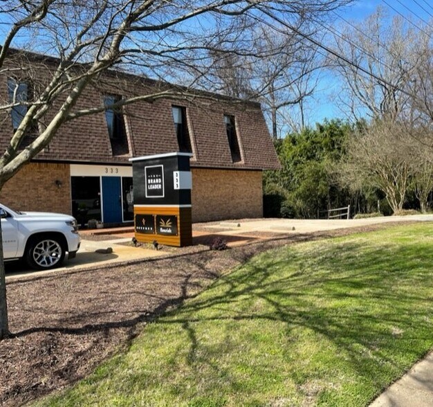 More Photos Of 333 Wade Hampton Blvd, Greenville Medical For Sale