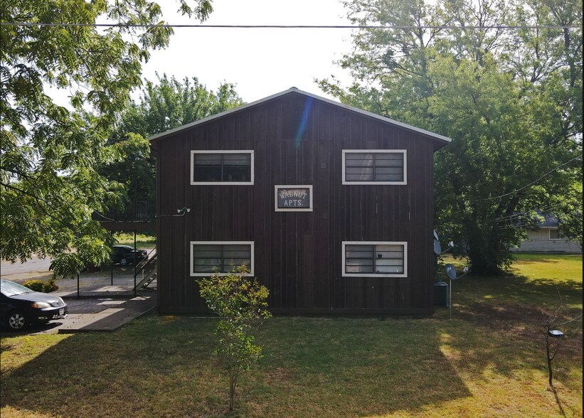 More Photos Of 104 W South St, Clarksville Apartments For Sale