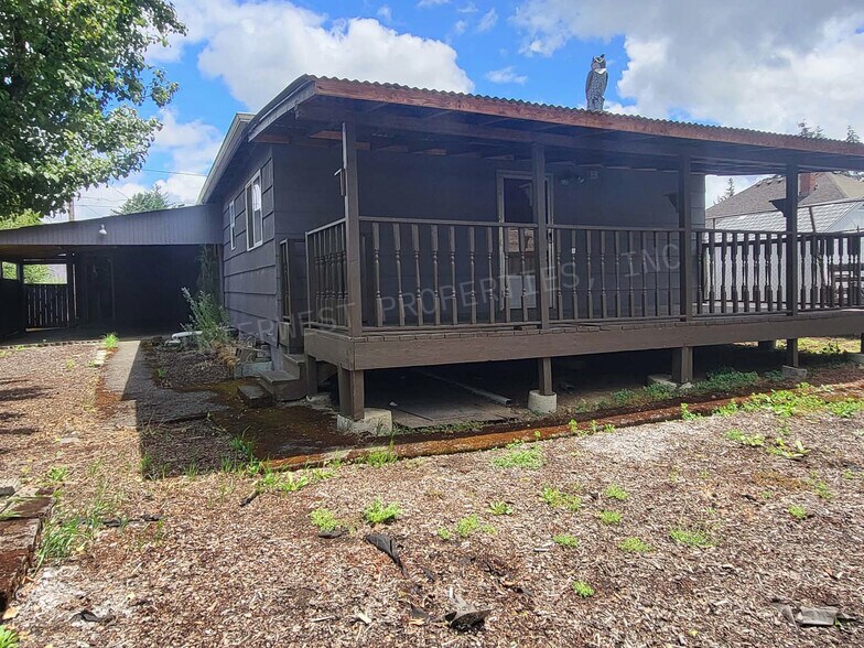 More Photos Of 1131 NE 72nd Ave, Portland Specialty For Lease