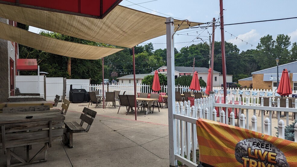 More Photos Of 192 E Main St, Lexington Restaurant For Sale