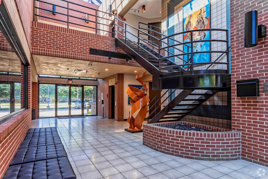 More Photos Of 2121 W Spring Creek Pky, Plano Office For Lease