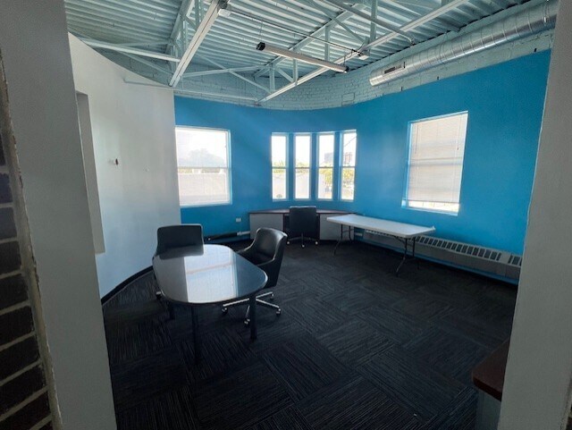 More Photos Of 18222 Lanken Ave, Cleveland Manufacturing For Lease