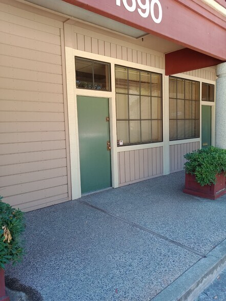More Photos Of 1660-1690 San Pablo Ave, Pinole Medical For Lease