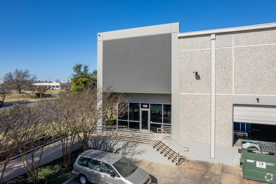 More Photos Of 2300 Grand Avenue Pky, Austin Distribution For Lease
