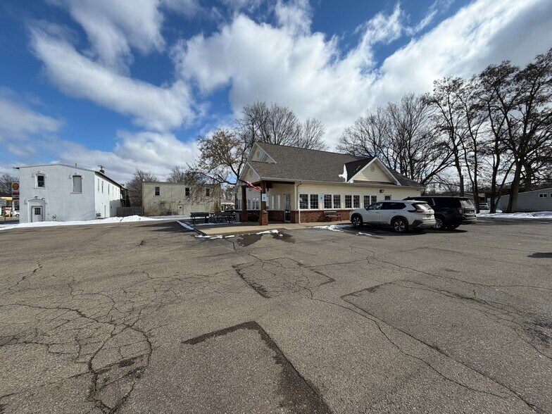 More Photos Of 111 W Michigan Ave, Augusta General Retail For Sale