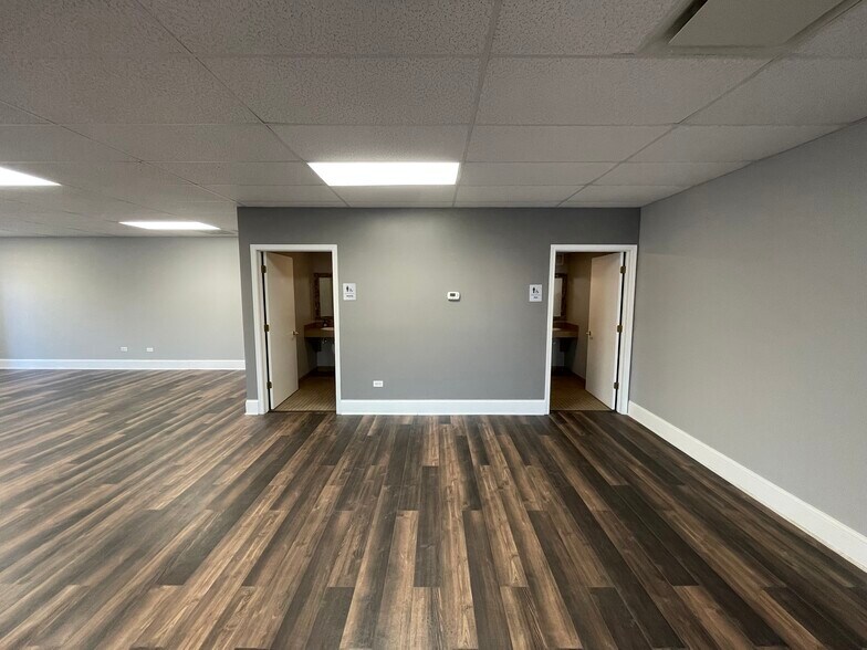 More Photos Of 16610 W 159th St, Lockport Office For Sale