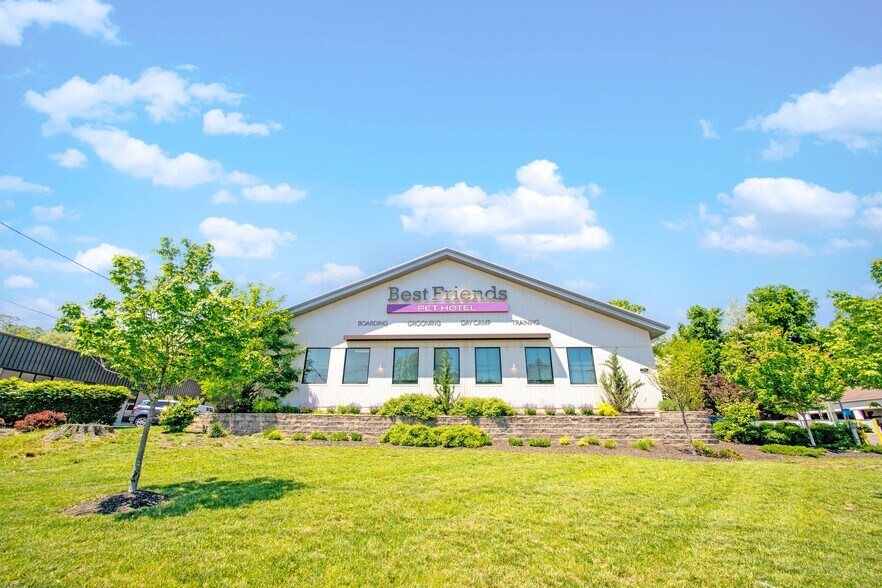 More Photos Of 310 US 22, Green Brook Veterinarian Kennel For Sale