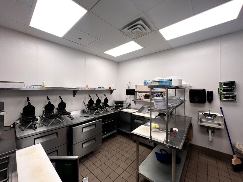 More Photos Of 11565 Theatre Dr, Champlin Unknown For Lease