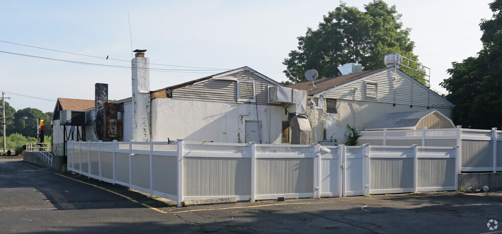 More Photos Of 1702 Middle Country Rd, Centereach Restaurant For Lease