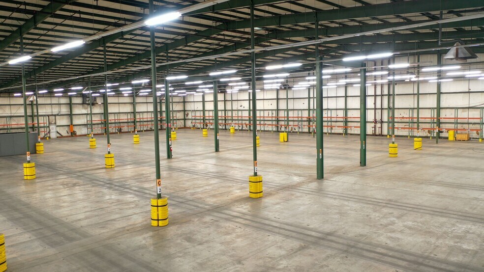 More Photos Of 50 Iron Gate Rd, Clarksville Manufacturing For Lease