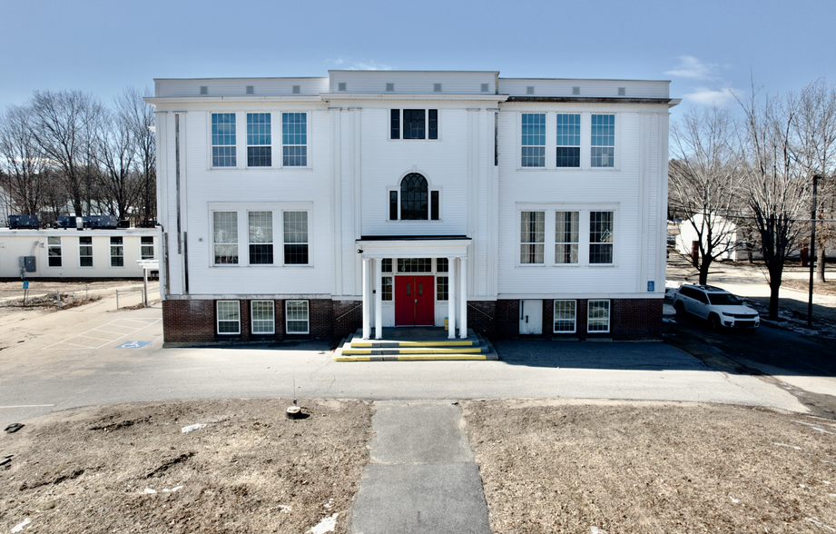 Primary Photo Of 85 Pleasant St, Oxford Flex For Sale