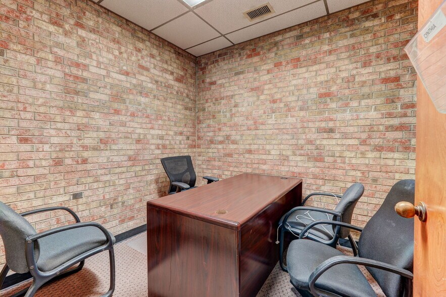 More Photos Of 3311 Burlington Rd, Greensboro Office For Sale