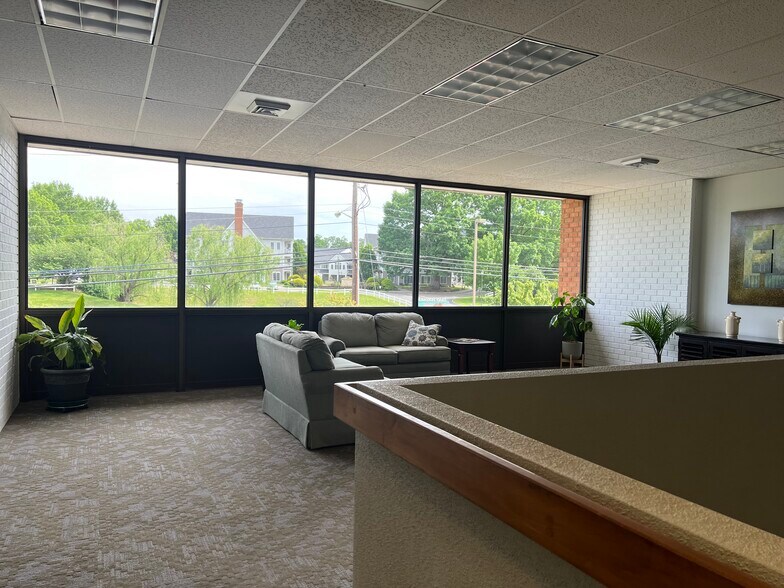 More Photos Of 3807 Brandon Ave SW, Roanoke Office For Lease