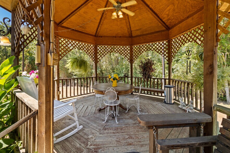 More Photos Of 750 N US Highway 287, Palestine Multifamily For Sale