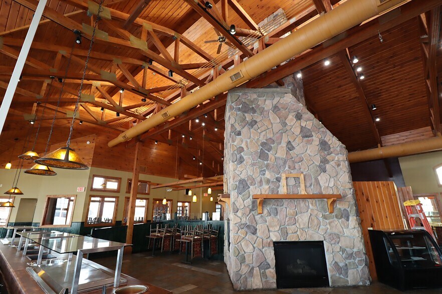 More Photos Of 30580 Hwy 2, Ashland General Retail For Lease