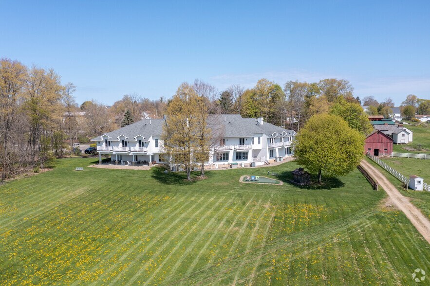 More Photos Of 14707 S Cheshire St, Burton Hotel For Sale